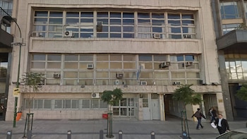 Detuvieron en Mar del Plata al hombre que dejó una falsa bomba con un escrito en mensaje árabe frente a un edificio judicial