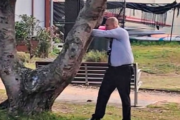 El detective jefe César Barraza