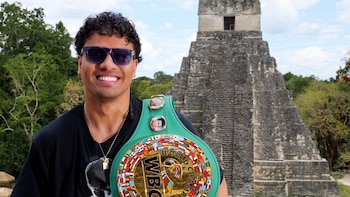 El guatemalteco Lester Martínez defiende este sábado su título interino supermediano en Los Ángeles