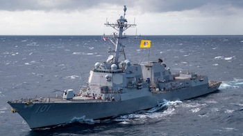 Integrantes de la Marina, Defensa