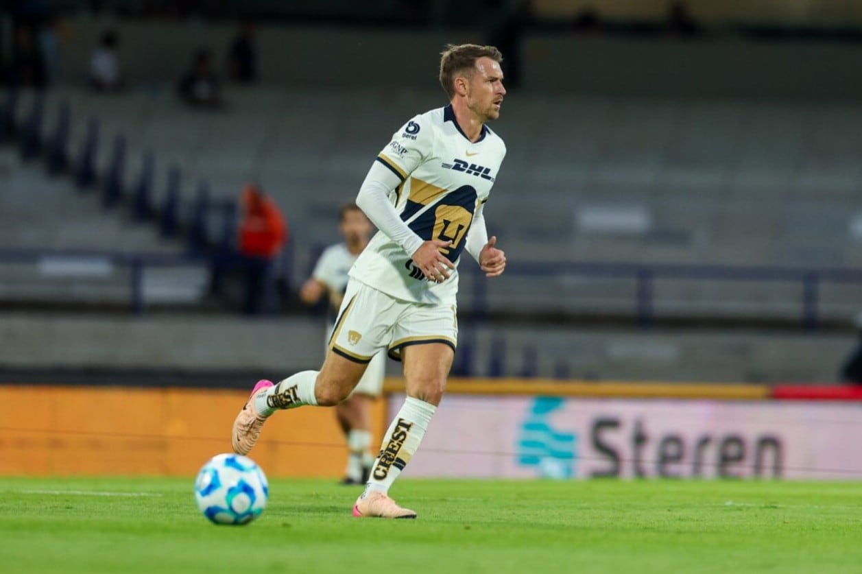 El futbolista afirmó que el equipo está enfocado en mejorar en cada juego para alcanzar el campeonato esta temporada. (Cortesía Pumas UNAM)