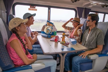 La ruta del Pacific Surfliner tendrá seis frecuencias diarias hasta Goleta y tres hasta San Luis Obispo, lo que permitirá mayor flexibilidad y representará una alternativa al uso del automóvil durante los desplazamientos laborales.