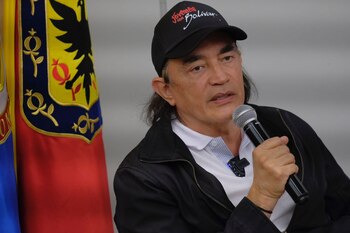 Candidato Gustavo Bolívar estuvo en