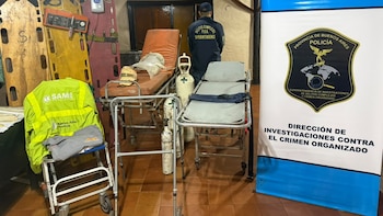 Cayó una red de falsos médicos que atendían pacientes en ambulancias y usaban matrículas ajenas: la trama detrás del engaño