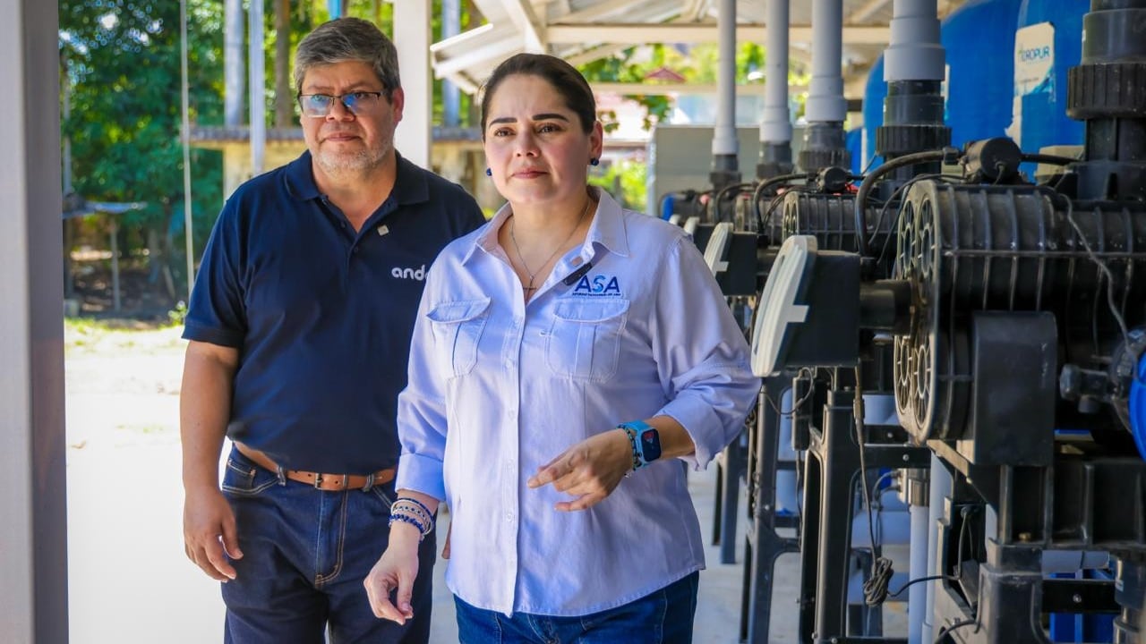 La normativa impone a particulares y entidades públicas la implementación de instrumentos de medición y transmisión de datos sobre volúmenes extraídos y niveles subterráneos, bajo plazos y mecanismos de fiscalización definidos. (Foto cortesía Secretaría de Prensa de la Presidencia)