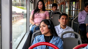 El 78,4% de limeños elige escuchar música o podcasts para combatir el aburrimiento en el transporte público