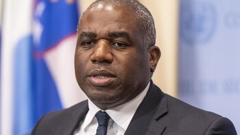 Reino Unido amenaza con "revisar"