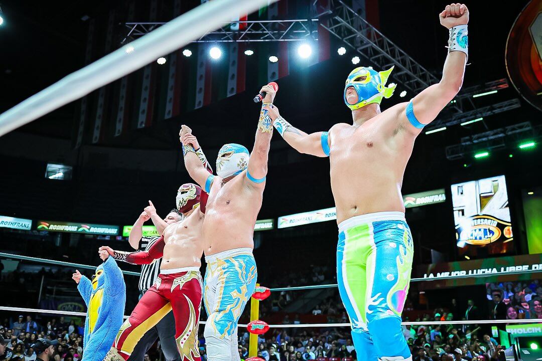 El Sky Team brilló en la Arena México con una victoria contundente sobre Los Guerreros Laguneros en el marco de las fiestas patrias, donde Místico selló la noche con una rendición sobre Último Guerrero. (Cortesía: CMLL)