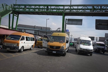 La muerte de una niña obliga a más de 20 rutas a bloquear la México-Puebla para exigir seguridad en el Edomex. Crédito: Especial