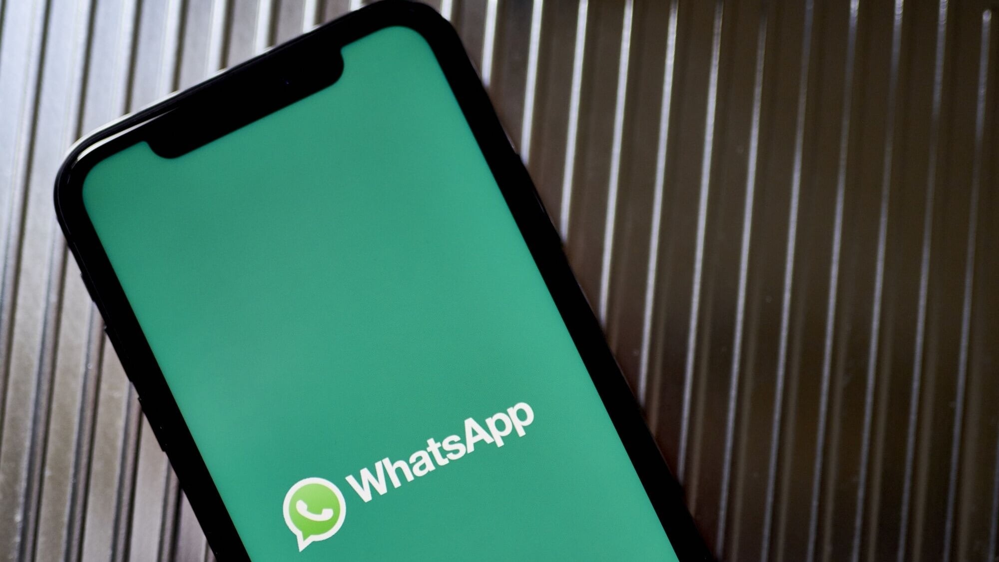 El registro de notificaciones de Android permite consultar alertas recientes de WhatsApp y puede mostrar el texto de un mensaje aunque ya haya sido borrado de la conversación. (Bloomberg)