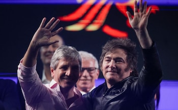 Javier Milei junto al ministro