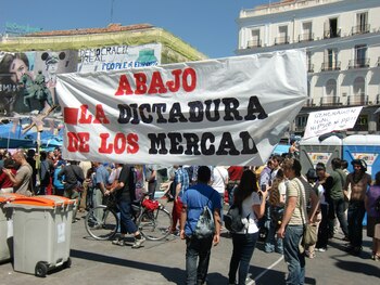 Pancarta de la acampada del