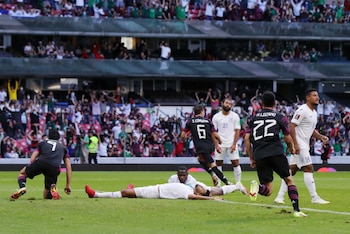 Sebastián Córdova celebra su gol contra Honduras sobre la cancha del Estadio Azteca (Foto: REUTERS/Henry Romero)