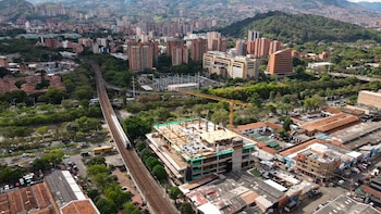 Así avanza la construcción del ‘Pentágono’ de Medellín: será la sede del Escudo de las Américas de Donald Trump en Colombia
