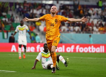 Davy Klaassen festeja el segundo