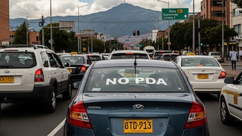 Letrero “NO PDA” en carros genera alertas por vacío legal en controles de tránsito