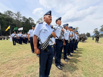 presidente Arevalo participa en acto de ascensos en el Ejército de Guatemala