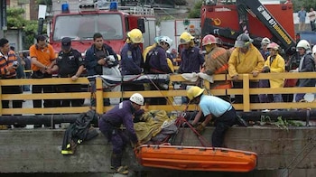 Tragedia de bus inundado en la colonia Málaga en El Salvador en 2008
