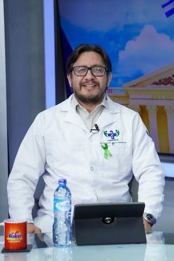 El candidato presidencial ha planteado que el régimen de excepción debe mantener límites constitucionales para evitar violaciones de derechos humanos./ (Diálogo 21)