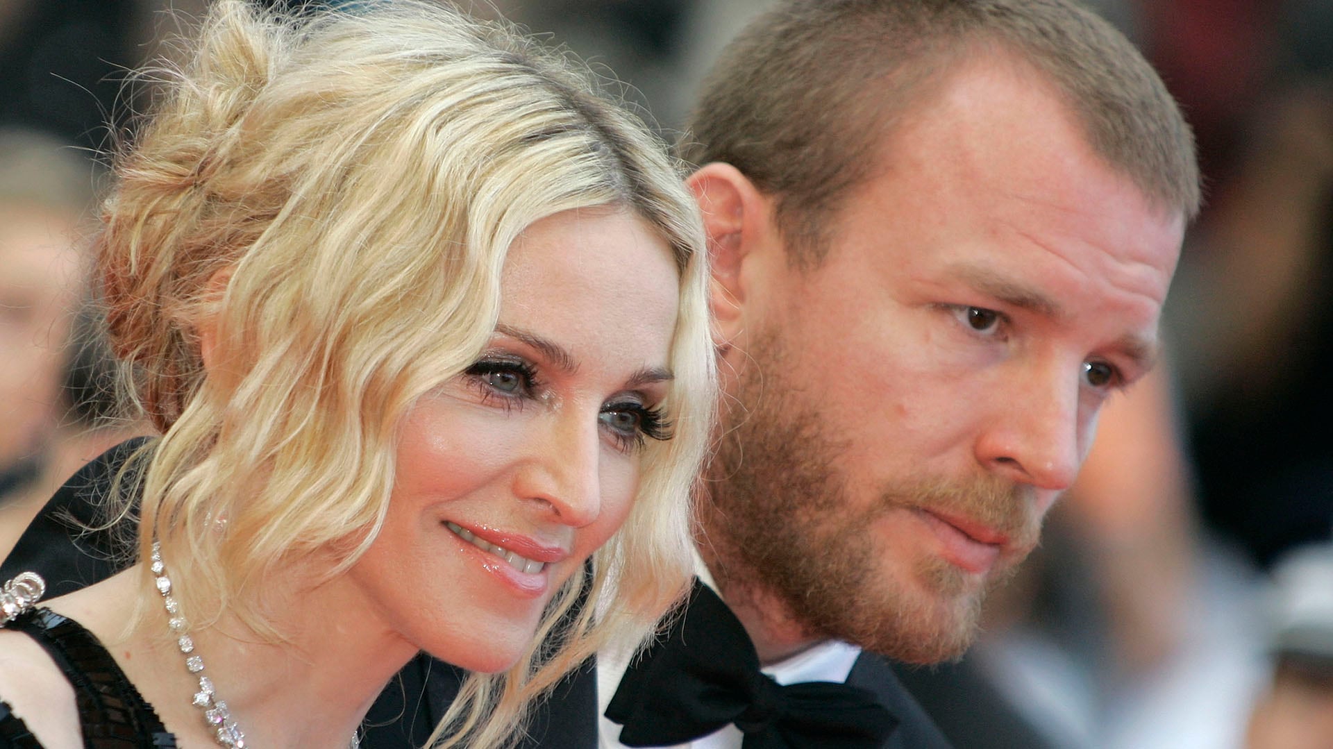 La cantante Madonna desmintió de manera pública las cifras que los medios publicaron sobre su divorcio de Guy Ritchie