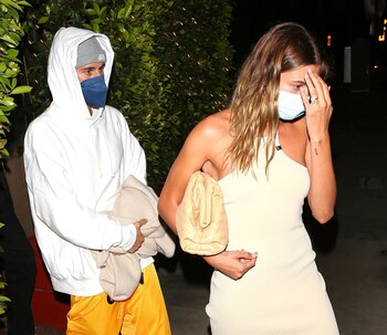 Celebrities-en-un-clic-14042021-Justin-Bieber-y-Hailey-Bieber