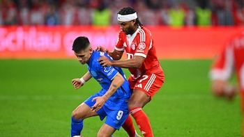 El extremo argentino Echeverri deja