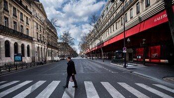 Una baguette bajo el brazo