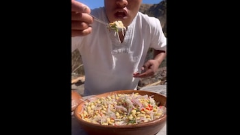 El talento culinario de Waldir Maqque deslumbra en TikTok con su ceviche sin pescado. (TikTok / @waldir.maqque)
