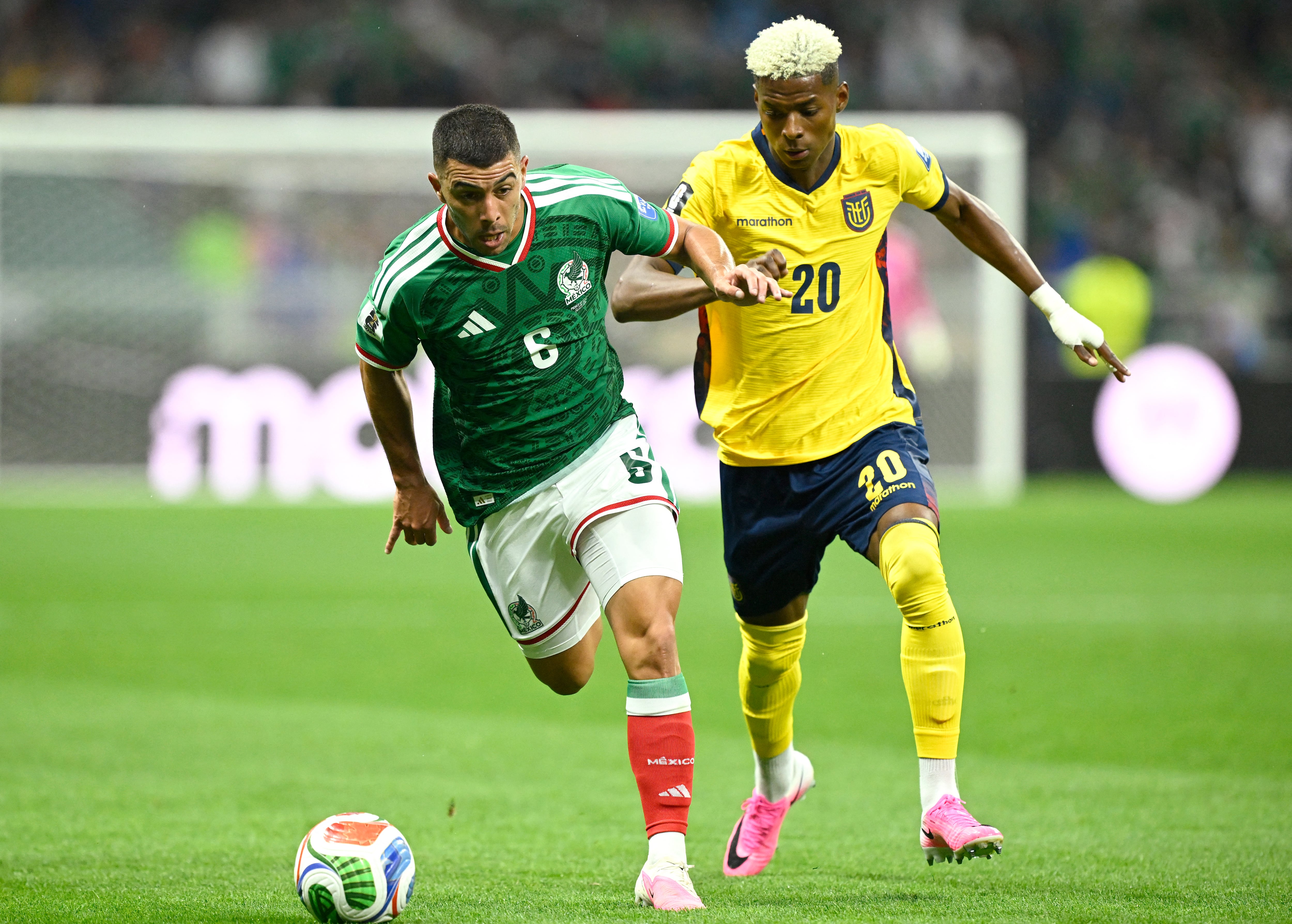 La decisión sobre el futuro de Erik Lira sigue pendiente y la negociación entre Cruz Azul y Al Jazira permanece en suspenso. (Photo by Alfredo ESTRELLA / AFP)