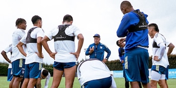 Millonarios le apunta a un