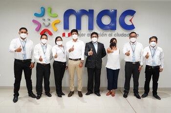 En total, hay dos puestos