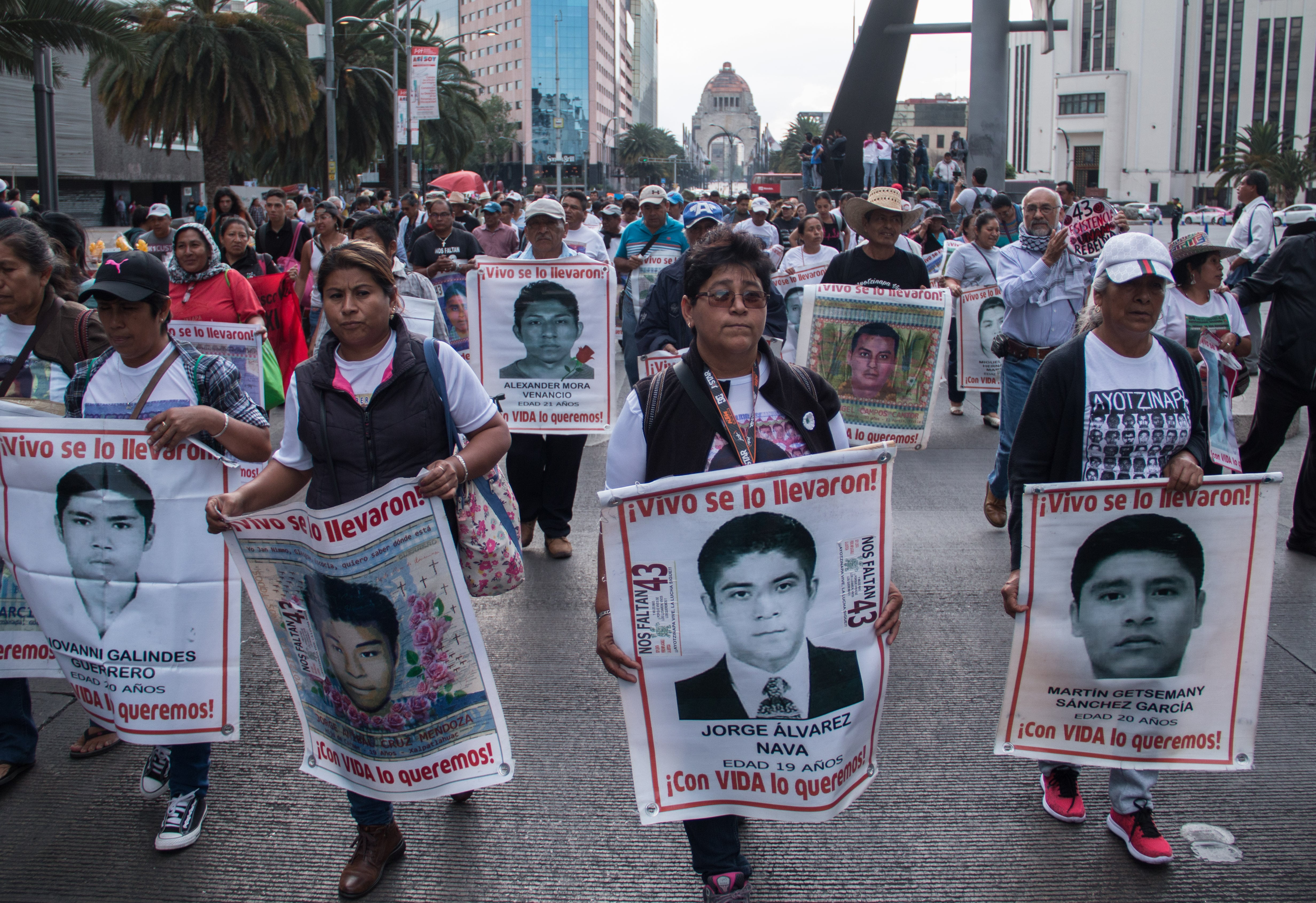 La jornada sumó a padres de los normalistas de Ayotzinapa, defensores de derechos y agrupaciones solidarias en una agenda cultural de 14 horas. (FOTO: ANDREA MURCIA /CUARTOSCURO.COM