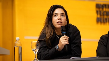 Echaron de la UOM a la empresaria y militante kirchnerista que compró el departamento de abajo de Cristina Kirchner