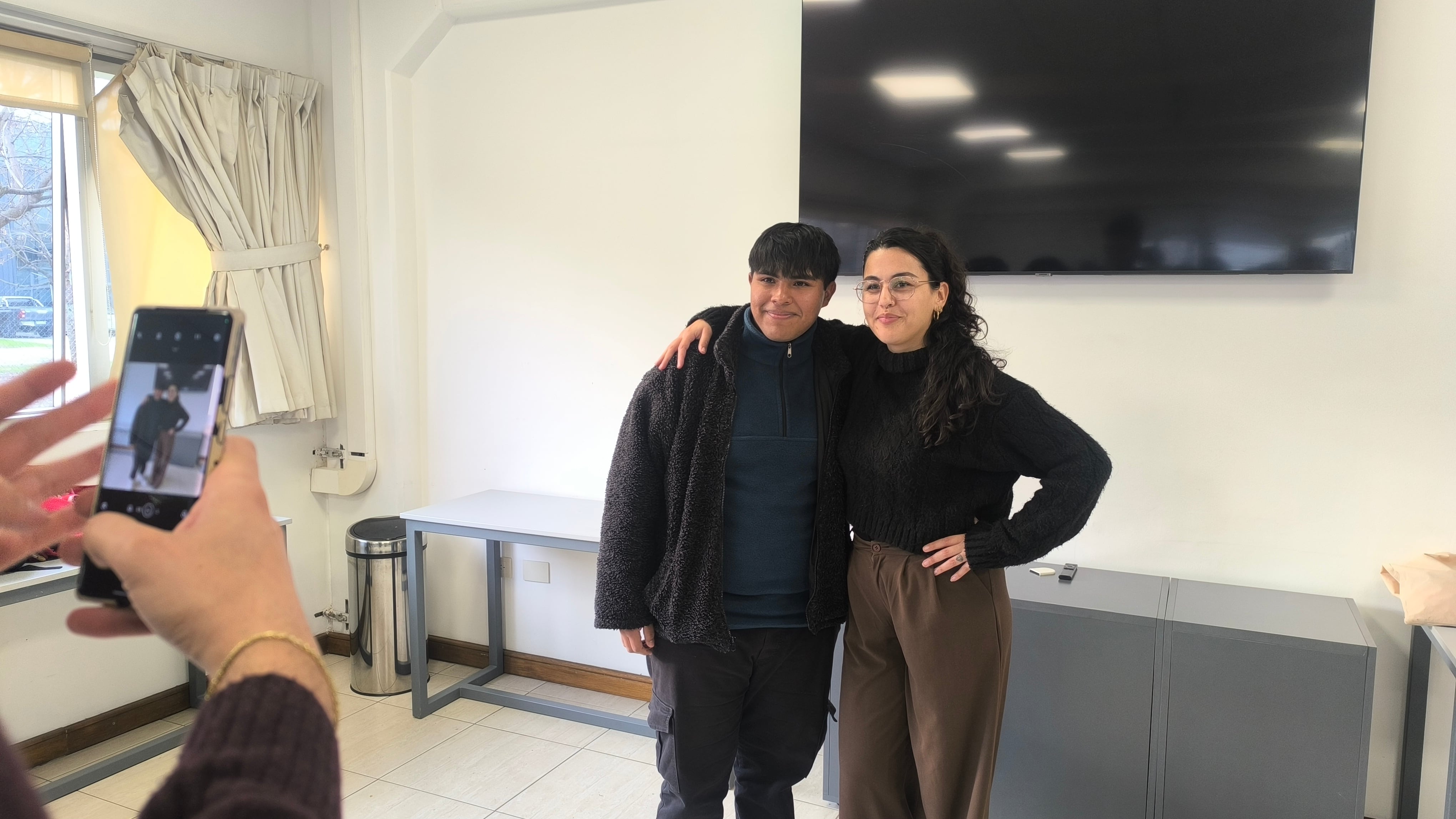 Félix Benítez junto a su coordinadora en el cierre del Programa