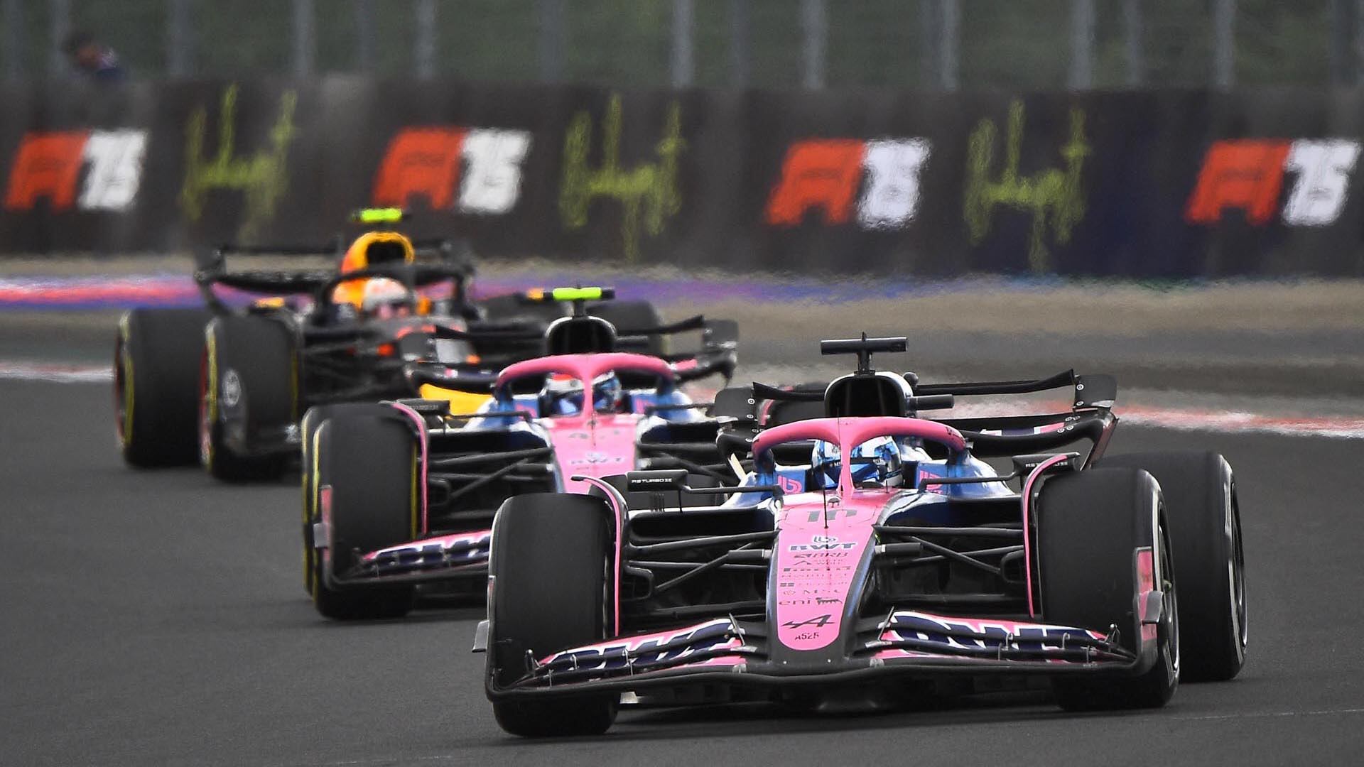Pierre Gasly y Franco Colapinto en acción en Hungría (Photo by Ferenc ISZA / AFP)