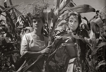 Fernanda Mistral y Silvia Legrand en Campo arado (1959)