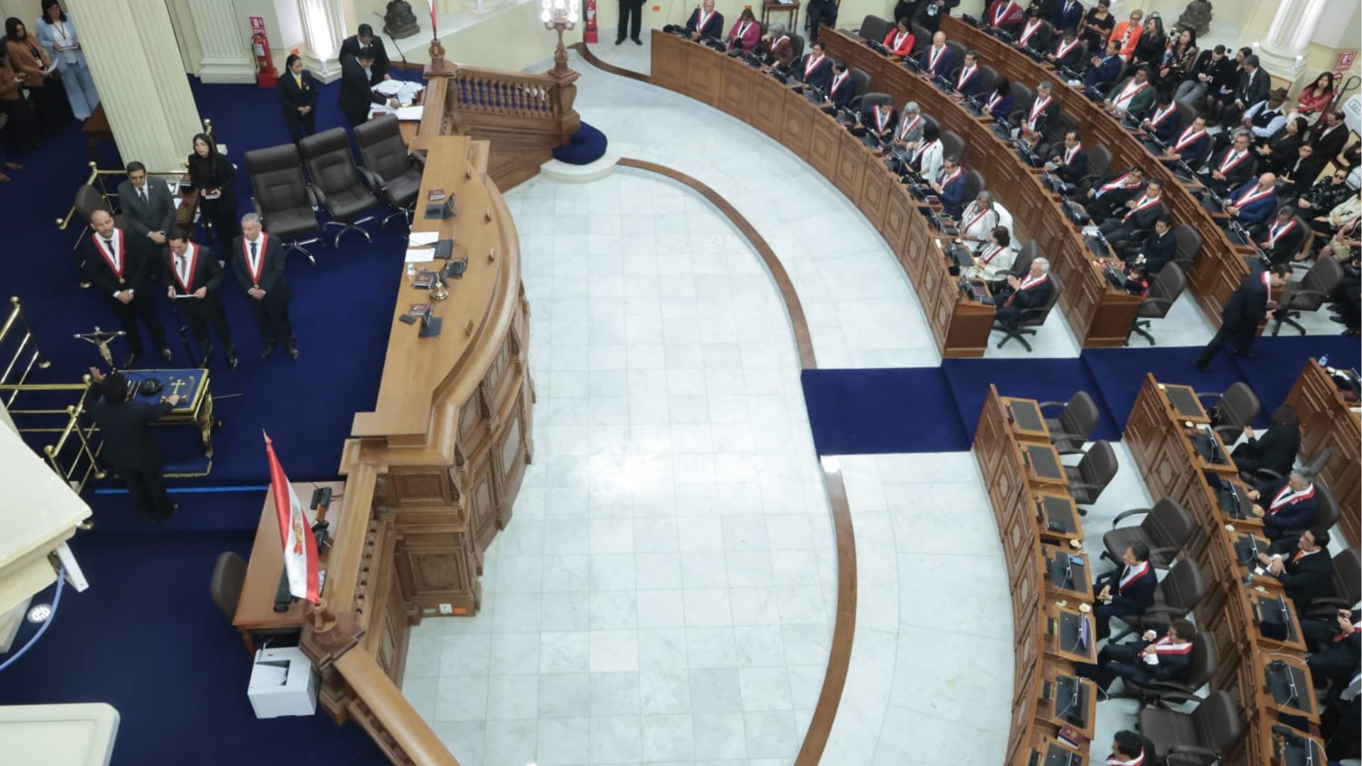 El Congreso de la República del Perú debate la cesión de facultades legislativas al Poder Ejecutivo para combatir la delincuencia. (Agencia Andina)