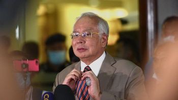 Malasia concede al ex primer ministro Najib un indulto condicional que abre la puerta al arresto domiciliario