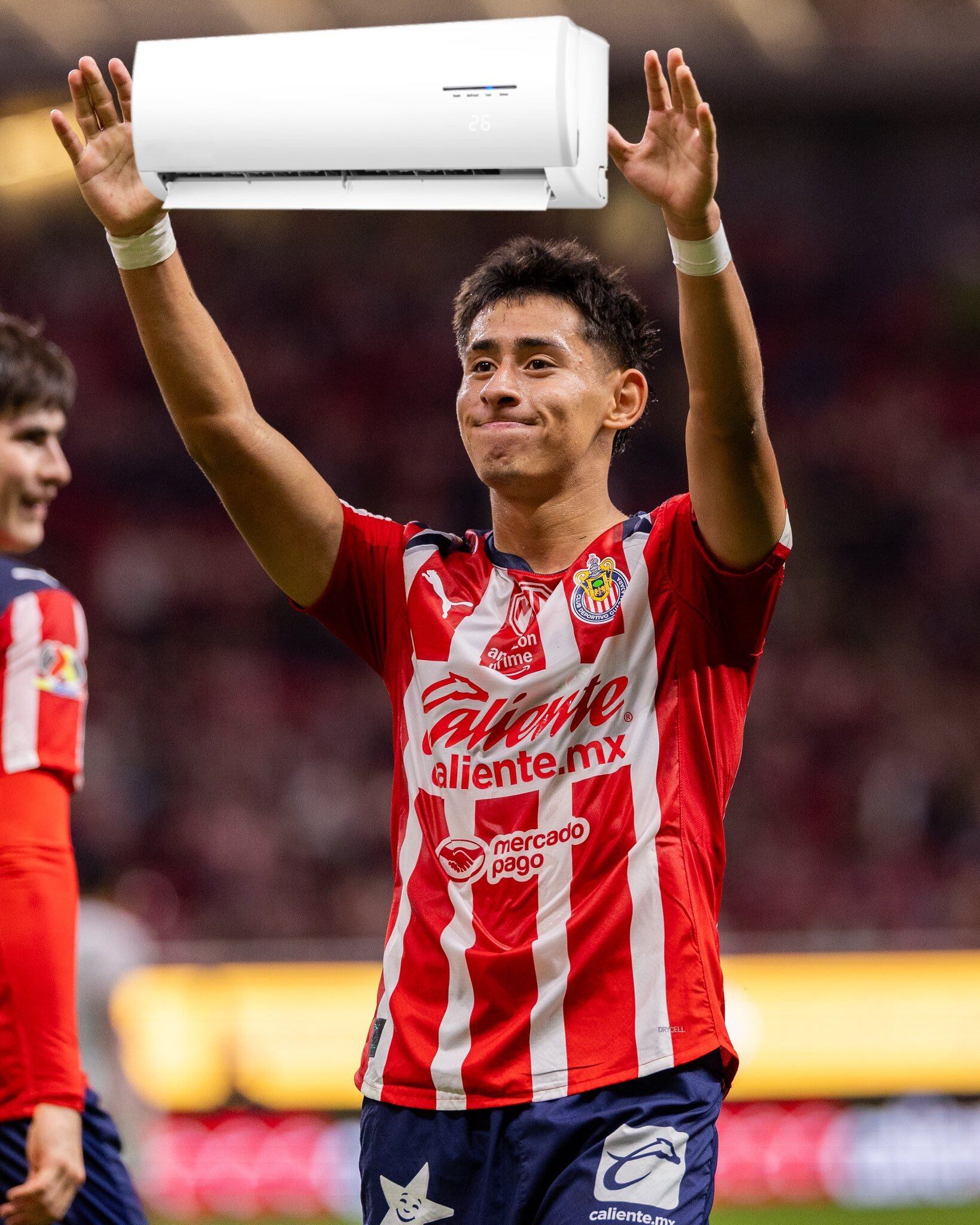 Los fanáticos rojiblancos no perdonan al técnico argentino. (Redes sociales)