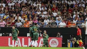 El Betis provoca otro enfado temprano de Mestalla