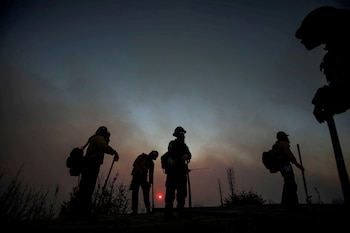 Los incendios activos en California han destruido más de 40,000 hectáreas en condados como Ventura, Santa Bárbara, Riverside y Kern, según CAL FIRE. (REUTERS/Ringo Chiu)