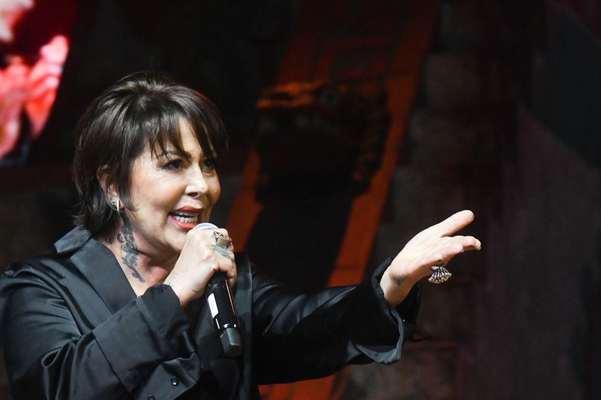 La intérprete aseguró que la prótesis quedó bien colocada y adelantó nuevas fechas de conciertos, entre ellas una presentación en Arenas. FOTO: MARIO JASSO/CUARTOSCURO.COM