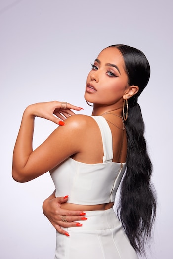 Fotografía cedida por la Academia Latina de Grabación que muestra a la cantante Becky G. EFE/Academia Latina de Grabación