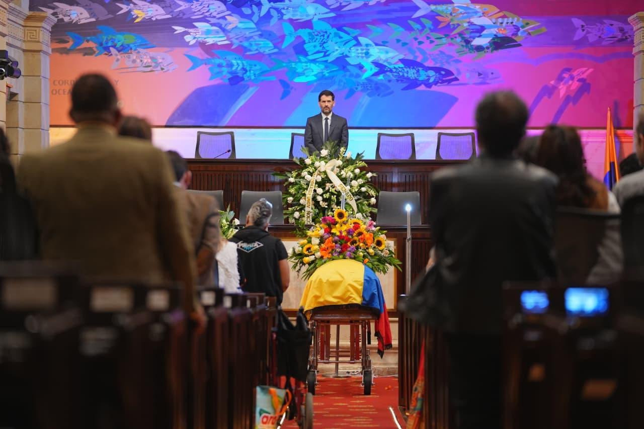 En el Salón Elíptico del Capitolio Nacional de Bogotá se realizó la cámara ardiente de la maestra Totó la Momposina, que falleció el 19 de mayo de 2026 - crédito @ViceColombia/X