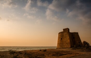 El Castillo de Macenas en una puesta de sol. (Getty)