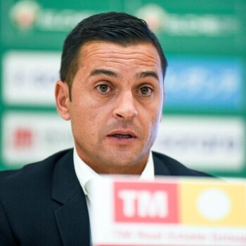 30-11-2021 Fútbol.- Francisco, nuevo entrenador del Elche: "Hay que volver a recuperar la confianza".
El nuevo entrenador del Elche CF, Francisco Rodríguez, afirmó en su presentación oficial que el equipo blanquiverde debe "recuperar la confianza" y una "identidad de juego" para lograr el objetivo de la permanencia en LaLiga Santander y se declaró "muy ilusionado" por empezar a trabajar con una "plantilla fantástica".
COMUNIDAD VALENCIANA ESPAÑA EUROPA ALICANTE DEPORTES
ELCHE CF