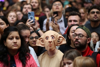 Freshwater West se convirtió en un lugar de homenaje a Dobby porque allí se filmaron escenas de Harry Potter y las reliquias de la muerte – Parte 1 - REUTERS/Hollie Adams