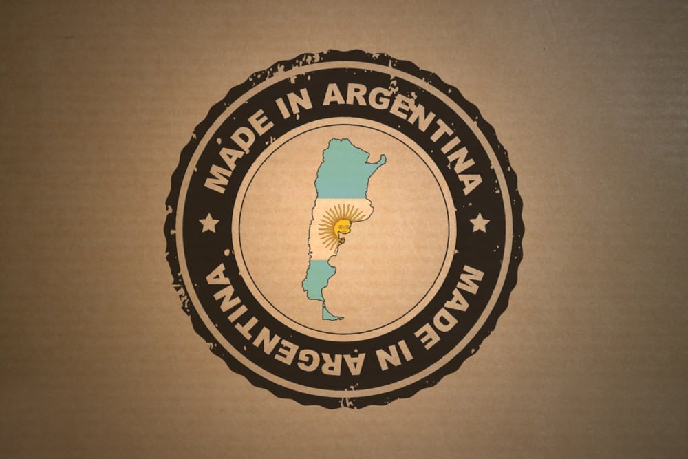 Los principales alimentos exportados durante el período bajo el sello “Alimentos Argentinos” fueron la carne bovina enfriada y envasada al vacío, con ventas por 221 millones de dólares, seguida por el maní y la pasta de maní, con 145 millones (Imagen: Shutterstock)