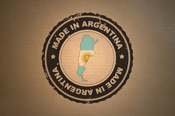 Los principales alimentos exportados durante el período bajo el sello “Alimentos Argentinos” fueron la carne bovina enfriada y envasada al vacío, con ventas por 221 millones de dólares, seguida por el maní y la pasta de maní, con 145 millones (Imagen: Shutterstock)