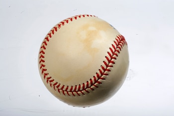 BC-HBRNI-700-CURVEBALL-QUESTIONS-ART-NYTSF — Research: How Curveball Questions Can Surface the Insight You’re Looking For. (Tony Cenicola/The New York Times) — ONLY FOR USE WITH ARTICLE SLUGGED — BC-HBRNI-700-CURVEBALL-QUESTIONS-ART-NYTSF — OTHER USE PROHIBITED.
